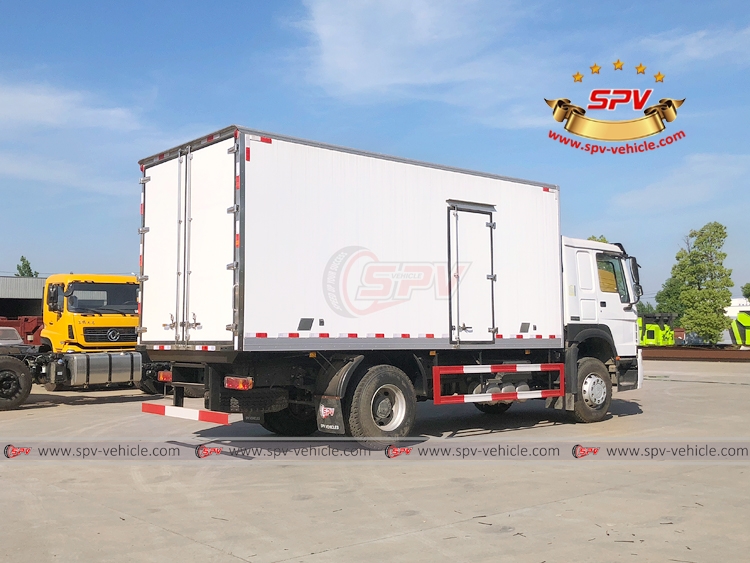 10 Tons Isothermal Van Truck Sinotruk - RB 10 Tons Isothermal Van Truck Sinotruk - RB